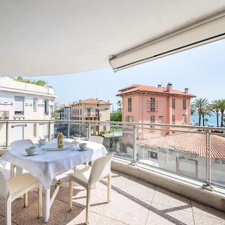 شقة Les Allees Du Cap-2 By Interhome *