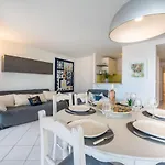 Lägenhet Les Allees Du Cap-2 By Interhome *
