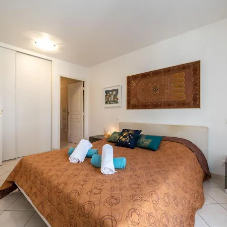 Apartment Les Allees Du Cap-2 By Interhome *