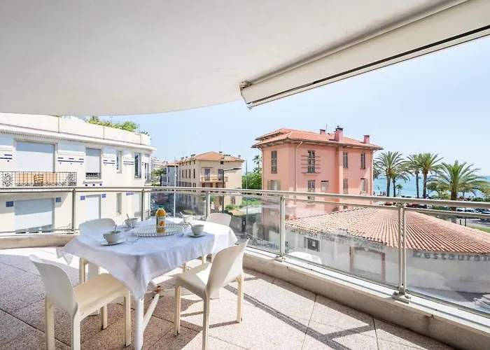 Apartment Les Allees Du Cap-2 By Interhome *