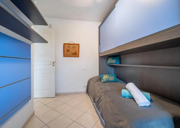 Les Allees Du Cap-2 By Interhome Appartement